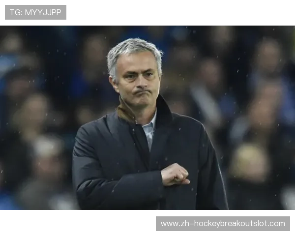 马修哈丁看台高唱穆里尼奥名字全场呼声汇成蓝色荣耀海洋